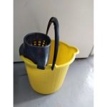 Cubeta 12L Con Exprimidor